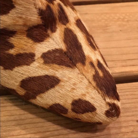 Cheetah pony ankle booties. Adorable with skinny jeans/flirty skirts! - Picture 2 of 6